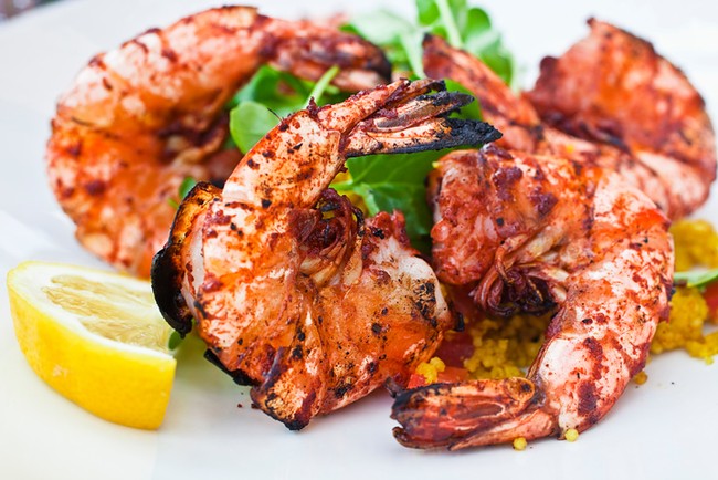 Asyiknya Makan Udang Bakar di Ancol Sambil Nikmati Sunset