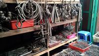 Ada yang menjual per-per mesin jadul (Wahyu/detikTravel)