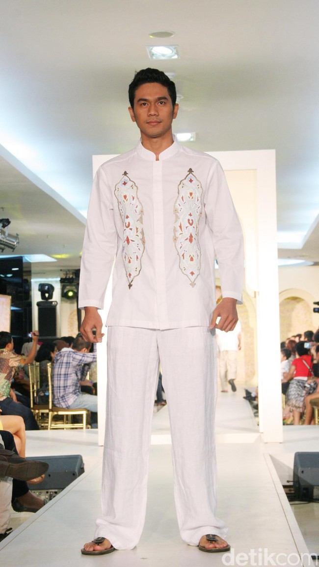 koleksi baju lebaran Azura (Foto: Mohammad Abduh/Wolipop)