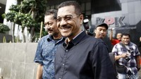 Gamawan kembali membantah ikut menerima uang dari Andi. Dia merasa tidak kenal dengan Andi sehingga tidak mungkin menerima uang.