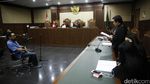 Dituntut 5 Tahun Bui, Choel Bacakan Pledoi