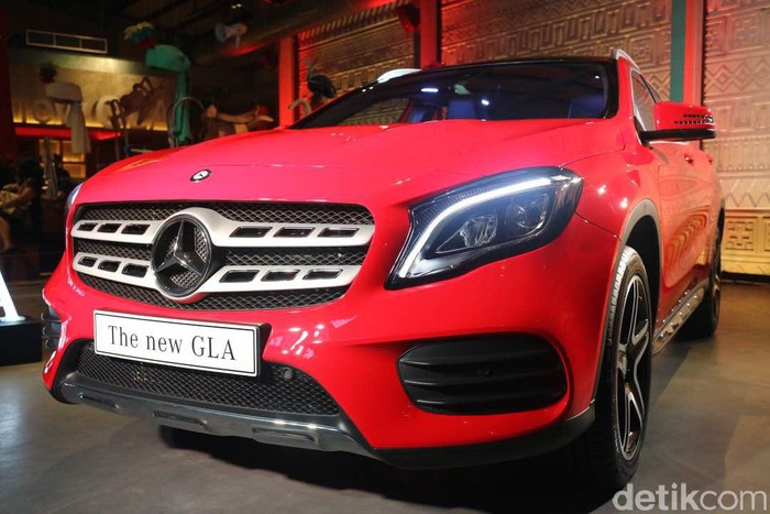 Mercedes-Benz Segarkan Dua Model GLA
