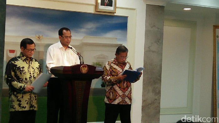 Canda Seskab ke Budi Karya: Menhub Saja Kena Delay Apalagi Kita