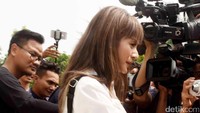 Kirana Larasati saat tiba di Pengadilan Agama Jakarta Selatan pada Kamis (15/6/2017). Pool/Noel/detikFoto.