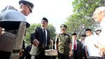 Djarot Tabur Bunga di Makam Pahlawan