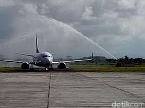 Kenaikan Tarif Batas Bawah Pesawat Ekonomi Tunggu Kajian Inflasi