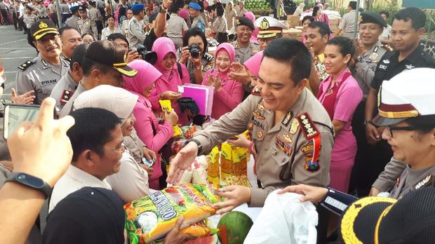 Bazar Ramadan ini menyediakan sembako, sayur, dan buah
