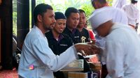 Rajin Sedekah, Tukang Batu Dapat Berkah Umrah