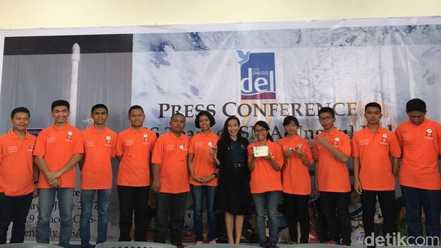 Pyoyek tempe ke luar angkasa.