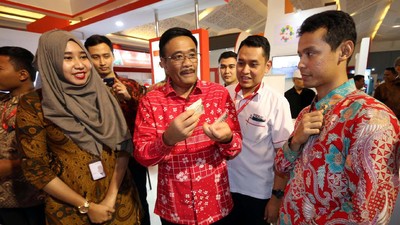 Usai Buka Acara, Djarot Sambangi Booth Bank DKI di PRJ