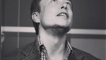 12. Elon mengungkapkan bahwa Tesla sempat hampir bangkrut hanya dua hari menjelang perayaan Natal 2008. Foto: Instagram/elonmusk