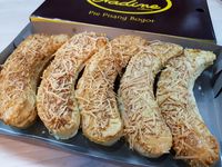 Nadine Wibowo Pie Pisang: Lucunya Pie Manis dan Gurih Berbentuk Pisang!