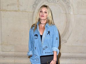 Cerita Kate Moss Melarikan Diri dari Pemotretan Setelah Diminta Lepas Bra