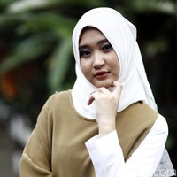 Wardrobe: Kami Idea. Photographer: Rahman/Detikcom & Ridho/Detikcom. Stylist: Arina Yulistara. Model: Aisyah (Juara 2 Sunsilk Hijab Hunt 2017)