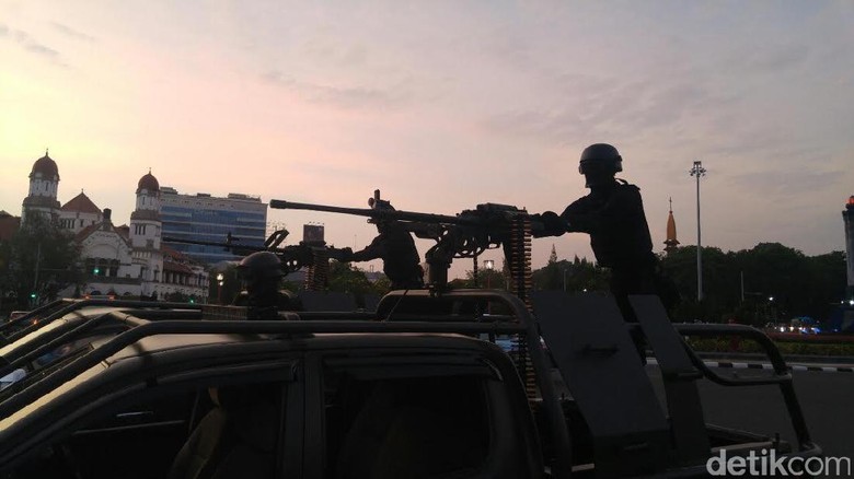 Tentang Pasukan Super Elite TNI yang Diterjunkan Ganyang Teroris Tentang Pasukan Super Elite TNI yang Diterjunkan Ganyang Teroris