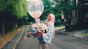 Herfiza Berhijab Jadi Kado HUT Pernikahan dengan Ricky Harun