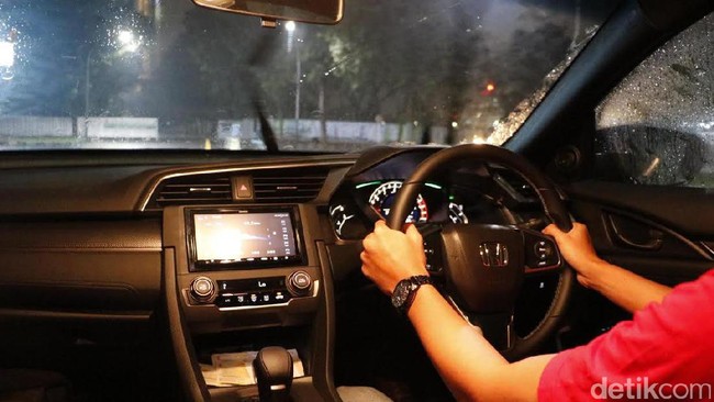 7 Kebiasaan Berkendara yang Bikin Mobil Rusak dan Kantong Kering