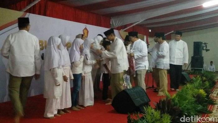 Bersama Prabowo, Anies-Sandi Hadiri Buka Bersama di Gerindra