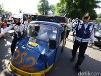Nostalgia dengan Angkutan Jadul di Hari Angkutan Nasional