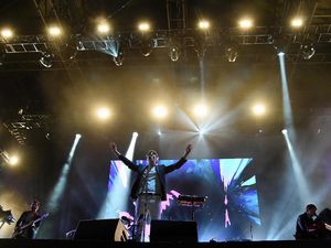 Foster The People Punya Sacred Hearts Club Juli Ini