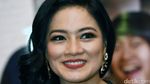 Gorgeous Wavy Hair, Titi Kamal Tampil Menawan