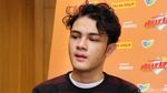 Shawn Adrian Bengong Mikirin Apa Ya?