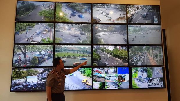 Tidak hanya menyorot sudut Surabaya saja, tapi juga menyorot mako internal kepolisian