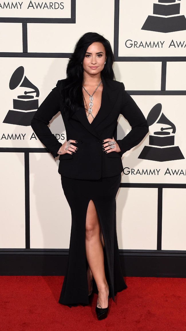 Demi Lovato attends The 58th GRAMMY Awards at Staples Center on February 15, 2016 in Los Angeles, California.  (Photo by Jason Merritt/Getty Images)