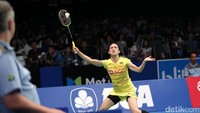 Pada partai selanjutnya, Jindapol akan bertemu Sayaka Sato, pebulutangkis Jepang. Sayako memastikan langkahnya di semifinal setelah menundukkan rekannya Akane Yamaghuci, yang juga unggulan tiga.
