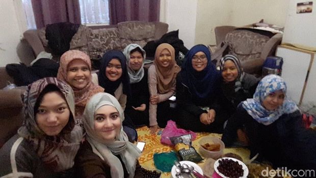 Cerita Trifty, Hijabers Cantik yang Puasa 19 Jam di Inggris