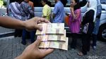 Uang Receh untuk Lebaran Terus Diburu
