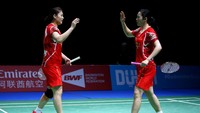 Unggulan keenam ganda putri Luo Ying/Luo Yu (China) tak berdaya menghadapi wakil tuan rumah Della Destiara Haris/Rosyita Eka Putri Sari 22-20, 14-21, 14-21.  Foto: Charlie Crowhurst/Getty Images (saat mereka tampil di Dubai World Super Series 2016)