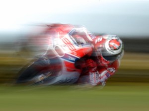 Lorenzo Belum Oke di Ducati, Abraham: Dovizioso Awalnya Juga Begitu