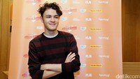 Kala terlibat dalam film yang sama berjudul This Is Cinta, Yuki dan Shawn Adrian digosipkan pacaran. Tapi keduanya mengklaim cuma teman dan rekan kerja. Foto: Hanif Hawari/detikHOT
