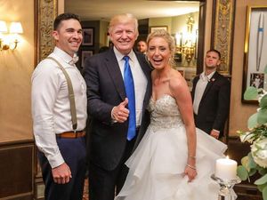 Ketika Donald Trump Jadi Tamu Tak Diundang di Pernikahan Ini