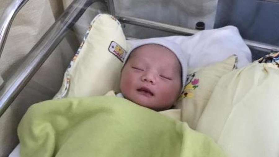 Gemas, Menengok Bayi Laki-laki Buah Cinta Alvin Faiz 