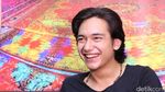 Lihat Senyuman Adipati Dolken Nggak Bikin Batal Puasa Kok