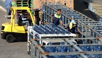 Air mineral siap didistribusikan.