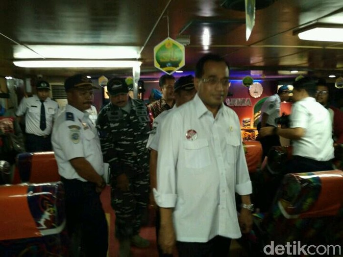 Tinjau Pelabuhan Ketapang, Menhub Tekankan Pentingnya Lashing