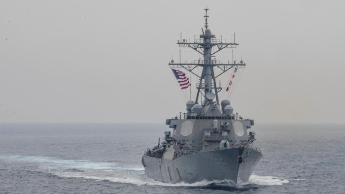 The Arleigh Burke-class guided-missile destroyer USS Fitzgerald sails in formation during a bilateral exercise between USS Carl Vinson and USS Ronald Reagan carrier strike groups and the Japanese Maritime Self-Defense Force (JMSDF) in the Sea of Japan, in this June 1, 2017 handout photo. Courtesy of U.S. Navy/Mass Communication Specialist 3rd Class Kelsey L. Adams/Handout via REUTERS ATTENTION EDITORS - THIS IMAGE WAS PROVIDED BY A THIRD PARTY. EDITORIAL USE ONLY.