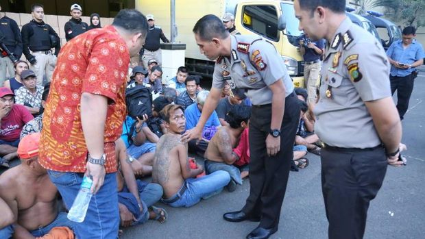 Razia preman ini digelar selama Ramadan.