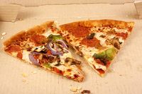 Tanpa Oven atau Microwave, Ini Cara Tepat Memanaskan Pizza yang Hasilnya Enak!