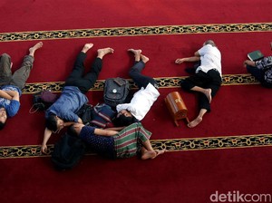 Apakah Tidur di Masjid Bisa Membatalkan Itikaf?