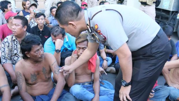 Ular para preman ini dinilai telah meresahkan masyarakat.