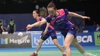 Ganda putri Korea itu menang dengan skor 21-17, 13-21, 13-21.