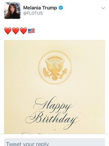 Noda Aneh di Kartu Ultah Donald Trump Bikin Netizen Curiga Noda Aneh di Kartu Ultah Donald Trump Bikin Netizen Curiga