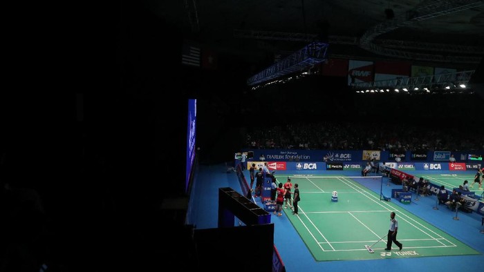 Suasana Terkini Venue BCA Indonesia Open 2017

Pekerja menyelesaikan pembuatan venue di kawasan Jakarta Convention Centre (JCC) tempat diselenggarakannya BCA Indonesia Open 2017, Senin (12/062017). BCA Indonesia Open diselenggarakan mulai hari ini hingga hari Minggu. Grandyos Zafna/detikcom