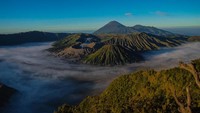 Dari 10 spot sunrise dan sunset terbaik dunia, ternyata Gunung Bromo di Jawa Timur disebut sebagai yang terbaik. Traveler juga pastinya setuju kan kalau Bromo jadi yang terbaik? Bromo memang indah (Musida/dTraveler)