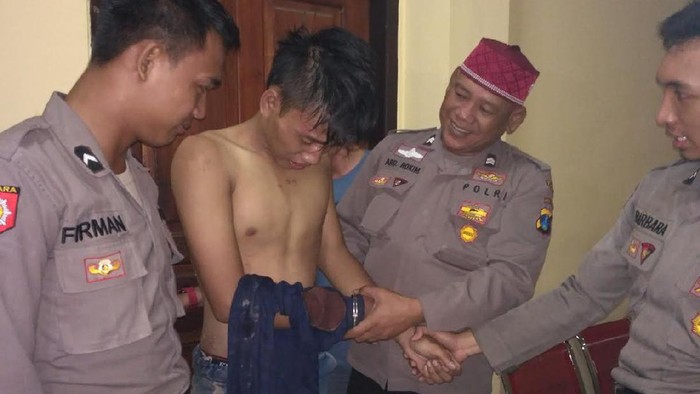 Tertangkap Massa, Pelaku Perampasan Motor ini Menangis Minta Maaf