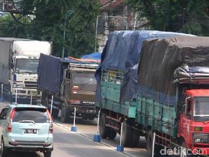 H-4 Dilarang Melintas, Truk Nonsembako Kebut Pengiriman Barang